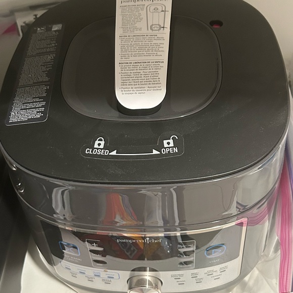 Deluxe Multi Cooker by pampered Chef - Picture 5 of 5